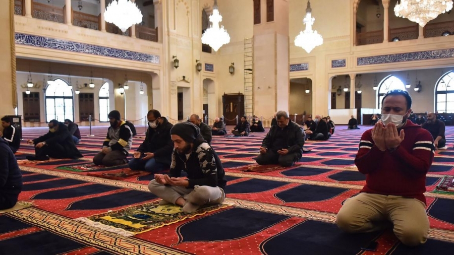 الأوقاف تنفي الاستعانة بـ ’مصلي خفي‘ لمراقبة المصلين بالمساجد