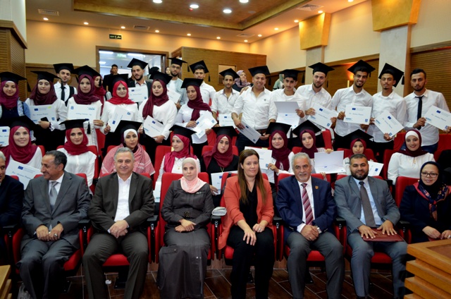 مركز التعليم والتعلم بجامعة عمان الأهلية يخرّج طلبة البرنامج التأهيلي