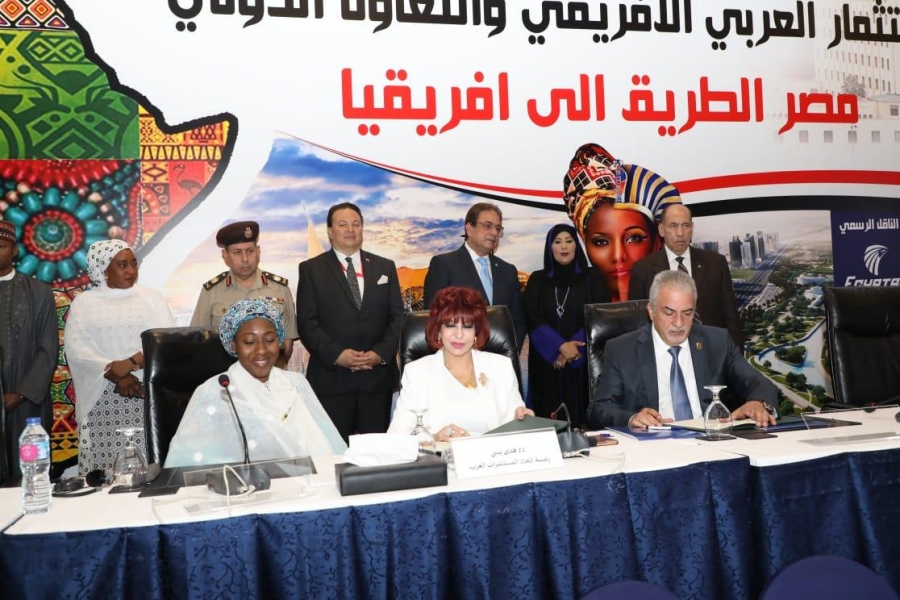 اتفاقية تعاون بين عمان الاهلية واتحاد المستثمرات العرب في القاهرة