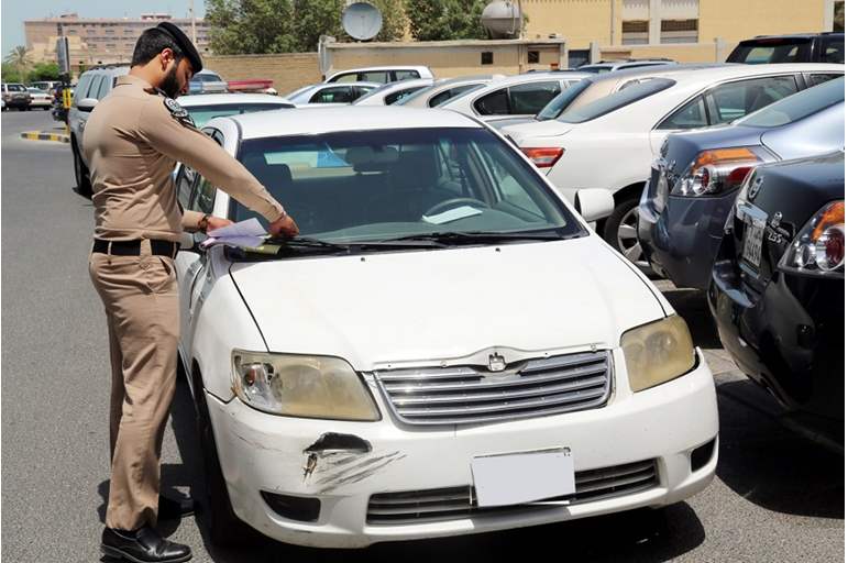 عقوبات كويتية صارمة ضد الوافدين: الإبعاد الفوري في هذه الحالات