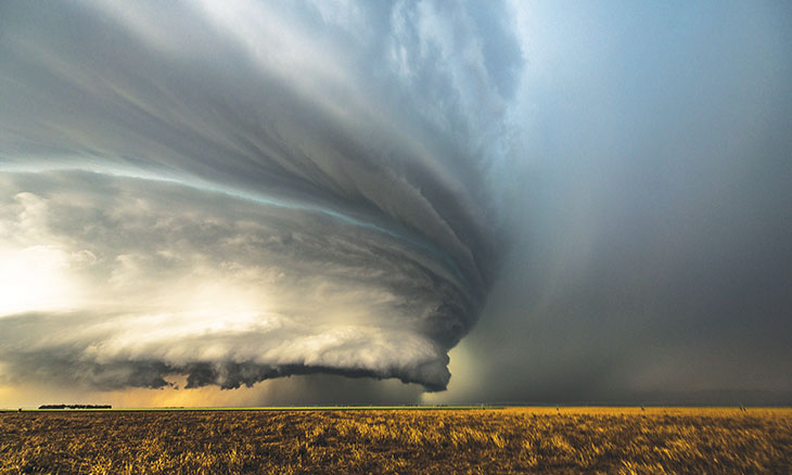 علماء يحذرون من عواصف قد تسبب خسائر بمئات المليارات