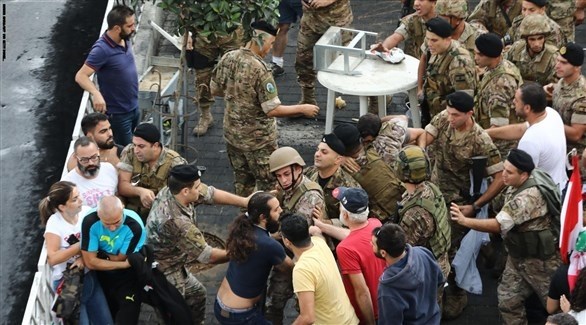 الجيش اللبناني يعترف بإطلاق النار ووقوع إصابات بين المتظاهرين