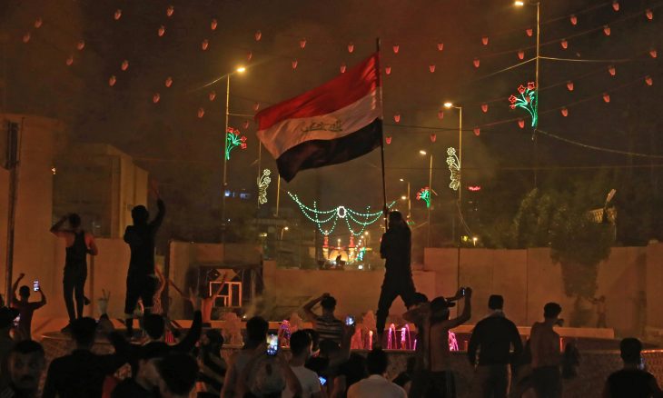 العراق.. مقتل متظاهر وإصابة نحو 70 في بغداد