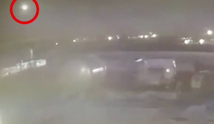 فيديو جديد يظهر إصابة الطائرة الأوكرانية المنكوبة في ⁧‫إيران‬⁩ بصاروخين