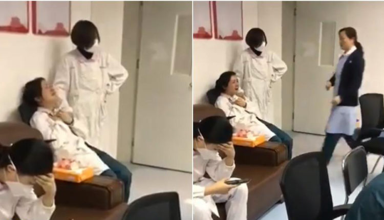 بالفيديو ..انهيار وبكاء ممرضات صينيات في المركز الرئيسي لفيروس كورونا