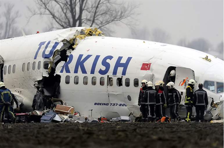 ارتفاع ضحايا الطائرة التركية إلى 3 قتلى و 179 مصاباً