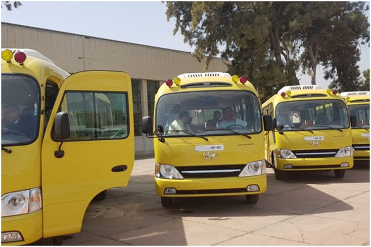 الحكومة تحسم الخلاف حول ترخيص حافلات النقل المدرسي