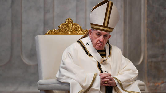 لأول مرة...البابا يصلي وحيدا في العيد