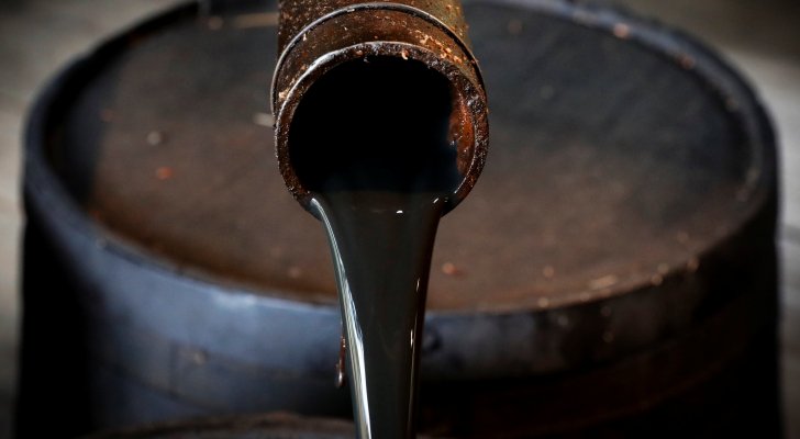 اتفاق خفض الإنتاج يرفع أسعار النفط