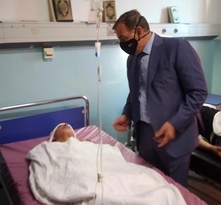 “جابر” يعود مصابي حادثة تسمم عين الباشا بمستشفى الامير حمزة