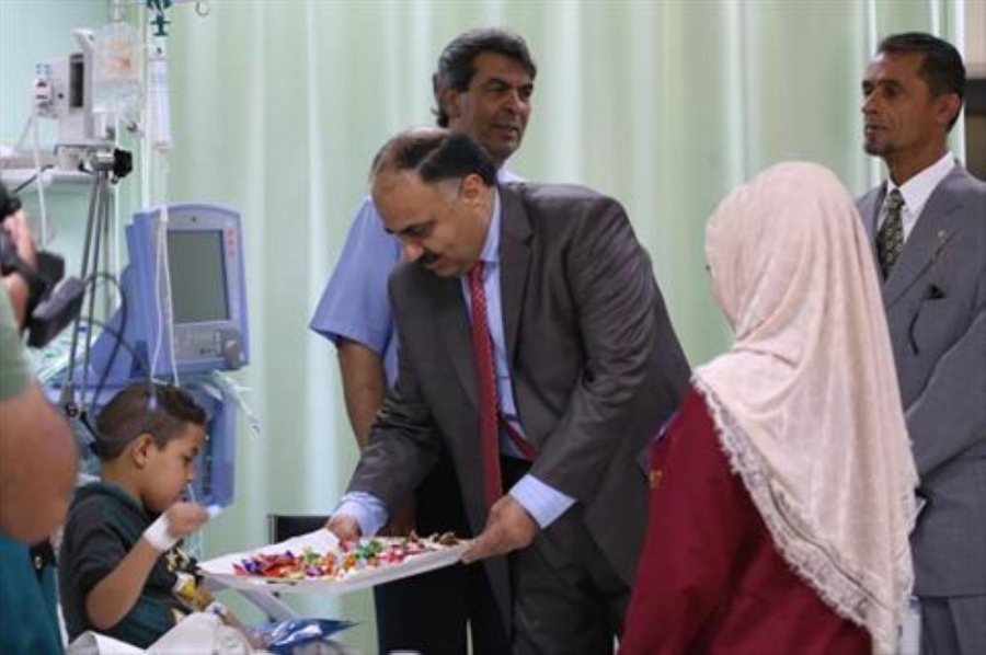 توزيع عيديات على مرضى مستشفى الاميرة رحمة باربد