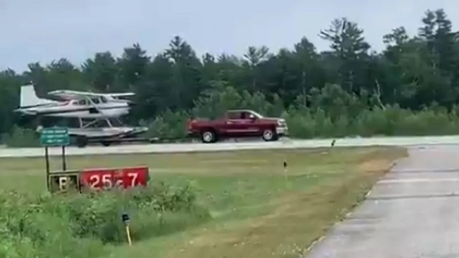 بالفيديو.. طريقة إقلاع الطائرات البرمائية من على اليابسة باستخدام سيارة
