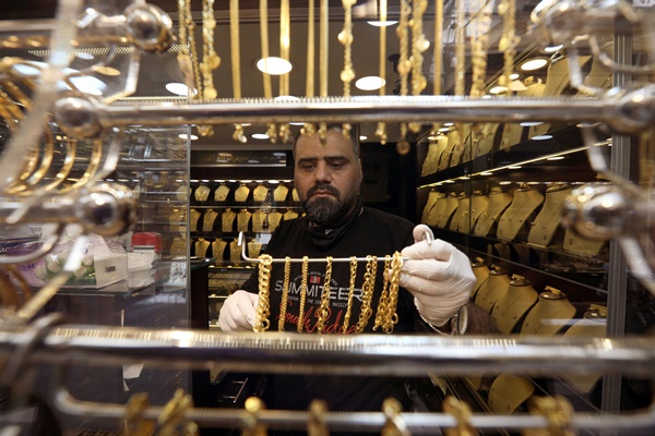 ارتفاع قياسي وكبير للذهب بالأردن