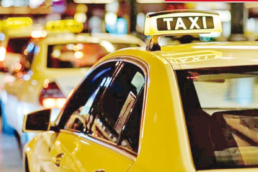 التاكسي يطالب بتقليص ساعات الحظر الليلي والغاء الشامل