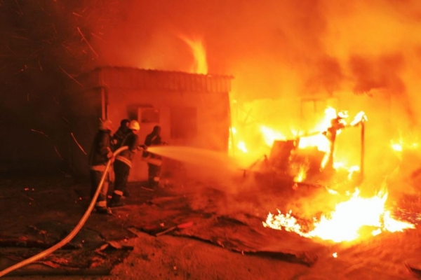 بالفيديو...حريق ضخم بمنطقة سد شرحبيل بن حسنه في الأغوار الشمالية