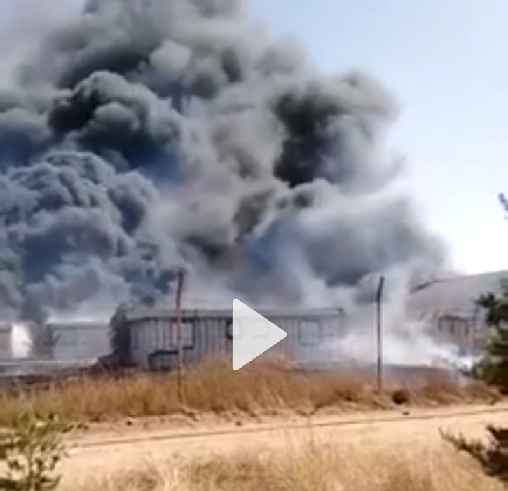 بالفيديو ...اخماد حريق اعشاب جافة في جامعة العلوم والتكنولوجيا