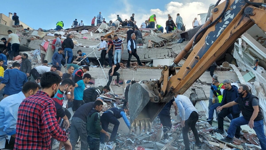 ارتفاع ضحايا زلزال غرب تركيا إلى 25 قتيلا و804 إصابات