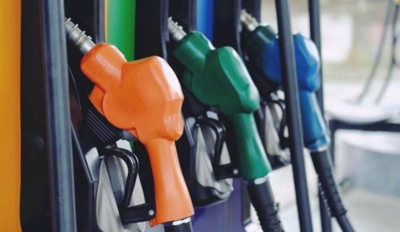 الحكومة تقرر تخفيض اسعار البنزين وتثبيت اسعار الديزل والكاز لشهر تشرين الثاني