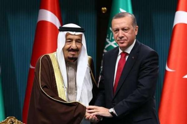 الملك سلمان يبحث مع أردوغان العلاقات الثنائية