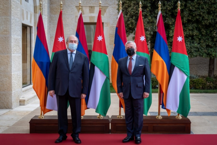 الملك للرئيس الأرميني: حل نزاع ناغورنو كارباخ وفق الشرعية الدولية