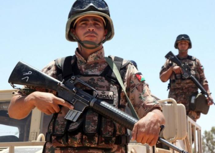 الجيش: مقتل وإصابة مهربين حاولوا ادخال مخدرات من سوريا للأردن