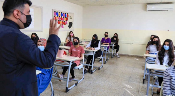 العراق يعيد فتح المدارس رغم تفشي كورونا