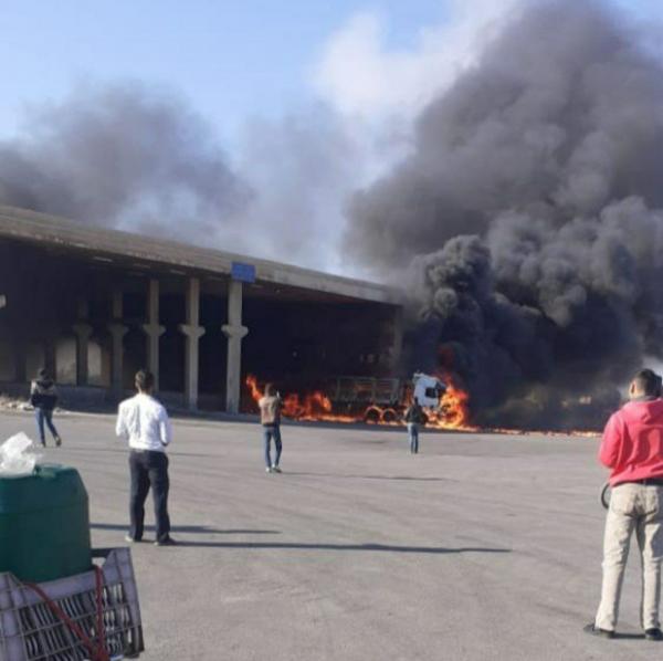 انفجار شاحنة في معبر نصيب بين الأردن وسوريا
