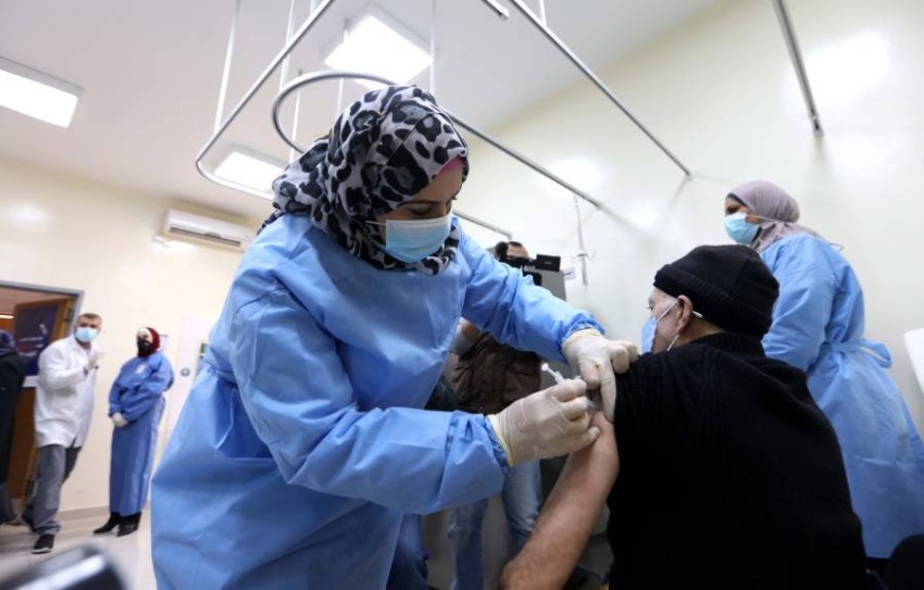 تطعيم 660 مواطن لقاح كورونا منذ بداية الحملة في لواء الرمثا
