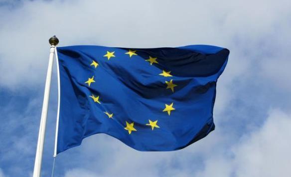 الاتحاد الأوروبي يدعو لتجنب السفر غير الضروري