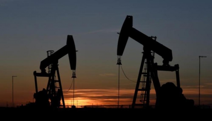 انخفاض أسعار النفط رغم بيانات أمريكية غير متوقعة