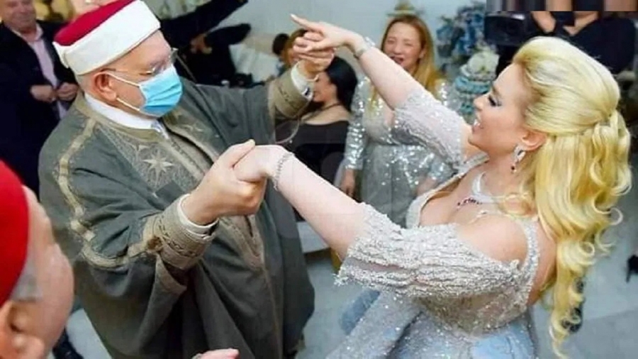 قيادي إخواني يرقص في حفل خطوبة ممثلة تونسية