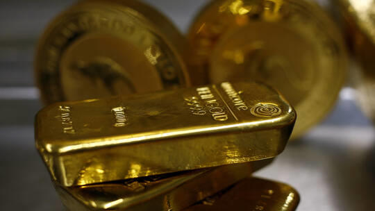 ارتفاع الذهب مع تراجع الدولار