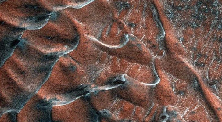 شاهد..ناسا تنشر صورة تبهر الأبصار من المريخ!
