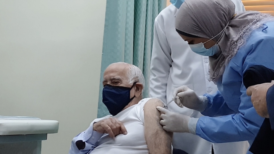 محافظ عجلون : تطعيم نحو 8 الاف مواطن