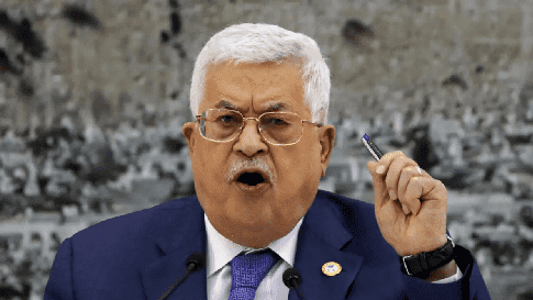 الرئيس عباس يفقد أعصابه باجتماع مركزية فتح