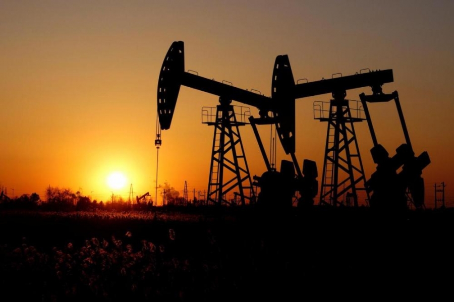 النفط ينتعش وسط مخاوف بشأن الطلب مع عصف كورونا بالهند