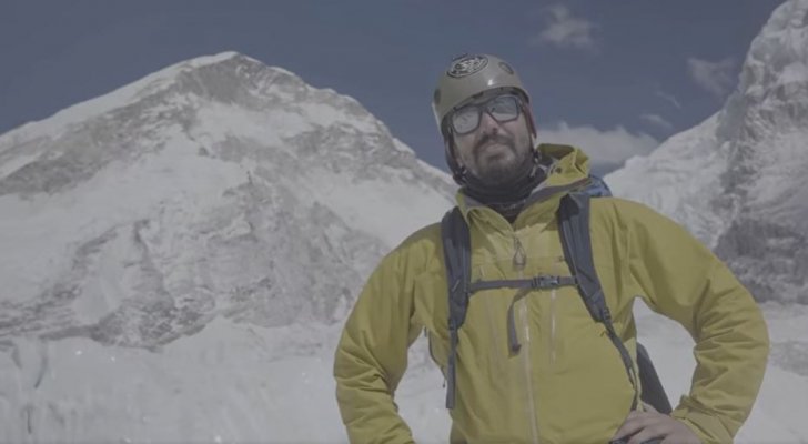 الرحال الجنيدي: عاصفة ثلجية أجبرتني على تغيير خطة تسلق قمة جبل إيفرست