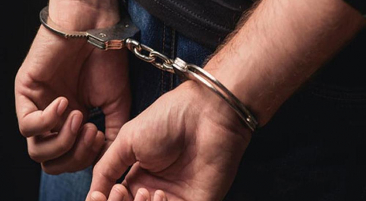 القبض على شخص سرق 13 الف دينار من داخل احدى الشركات في محافظة الكرك
