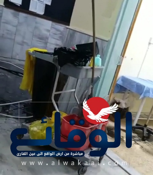 بالفيديو ....فيضان الصرف الصحي داخل قسم الطوارىء في مستشفى الاميرة بسمة باربد
