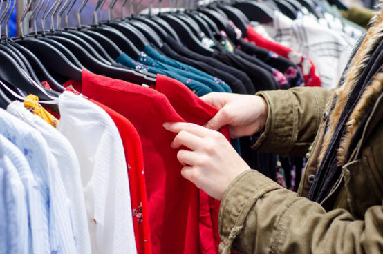 الألبسة تعتبر تخفيض ضريبة المبيعات أولوية قصوى