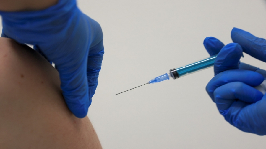 بالاسماء .. “الصحة” تنشر مراكز التطعيم ليوم الإثنين