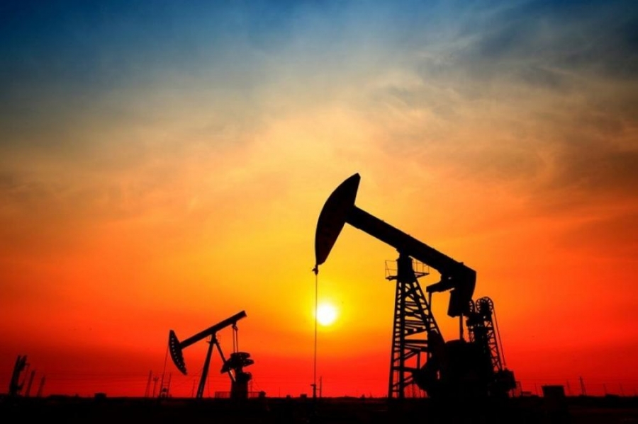 إرتفاع أسعار النفط مع إنخفاض مخزونات الخام الامريكي