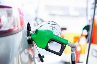 الحكومة : استقرار أسعار البنزين وارتفاع باقي أسعار المشتقات النفطية عالمياً
