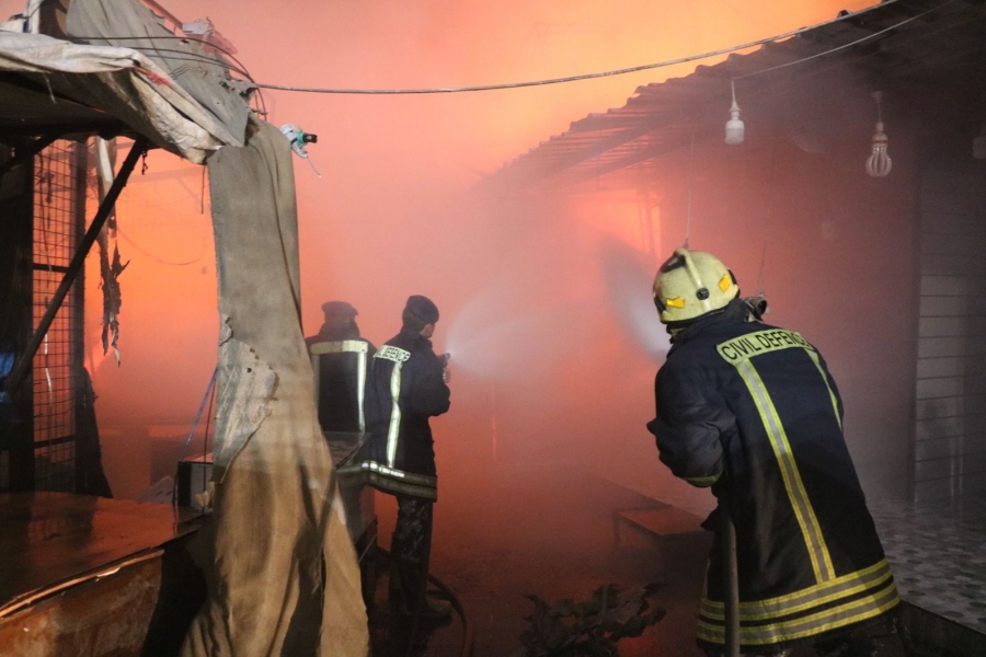 بالفيديو والصور..حريق كبير في مجمع رغدان