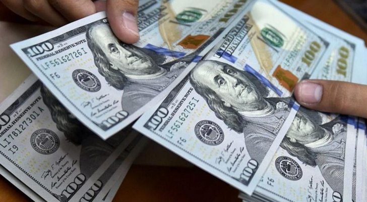 الدولار يتخطّى 115 يناً للمرة الأولى منذ 2017