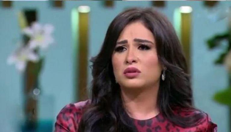 ياسمين عبدالعزيز: شفت معدتي برة جسمي