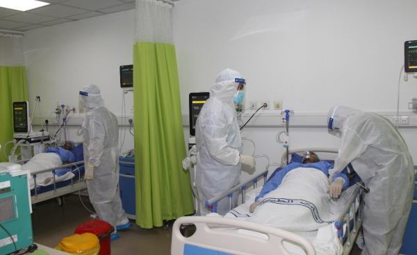 نقل 28 مصابا بكورونا من مركز جرش للرعاية الى المستشفيات الميدانية