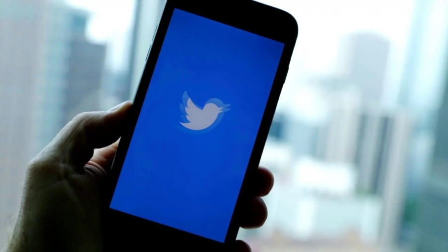“تويتر” يتعطل لدى آلاف المستخدمين