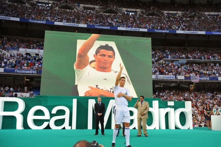 يوم انضم رونالدو إلى ريال مدريد.. صفقة حجزت صفحة كاملة في تاريخ كرة القدم