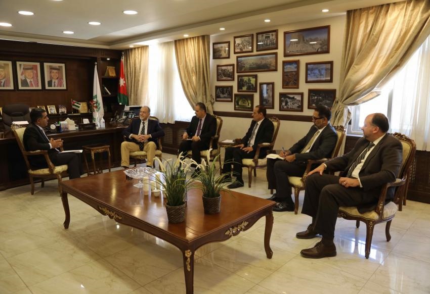 السفير الأمريكي يستكمل المناقشات بالمحافظات حول الشراكة مع الأردن
